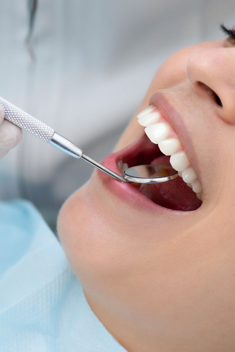 http://A%20detailed%20view%20of%20a%20dental%20check-up%20at%20a%20clinic%20in%20Belo%20Horizonte,%20Brazil.